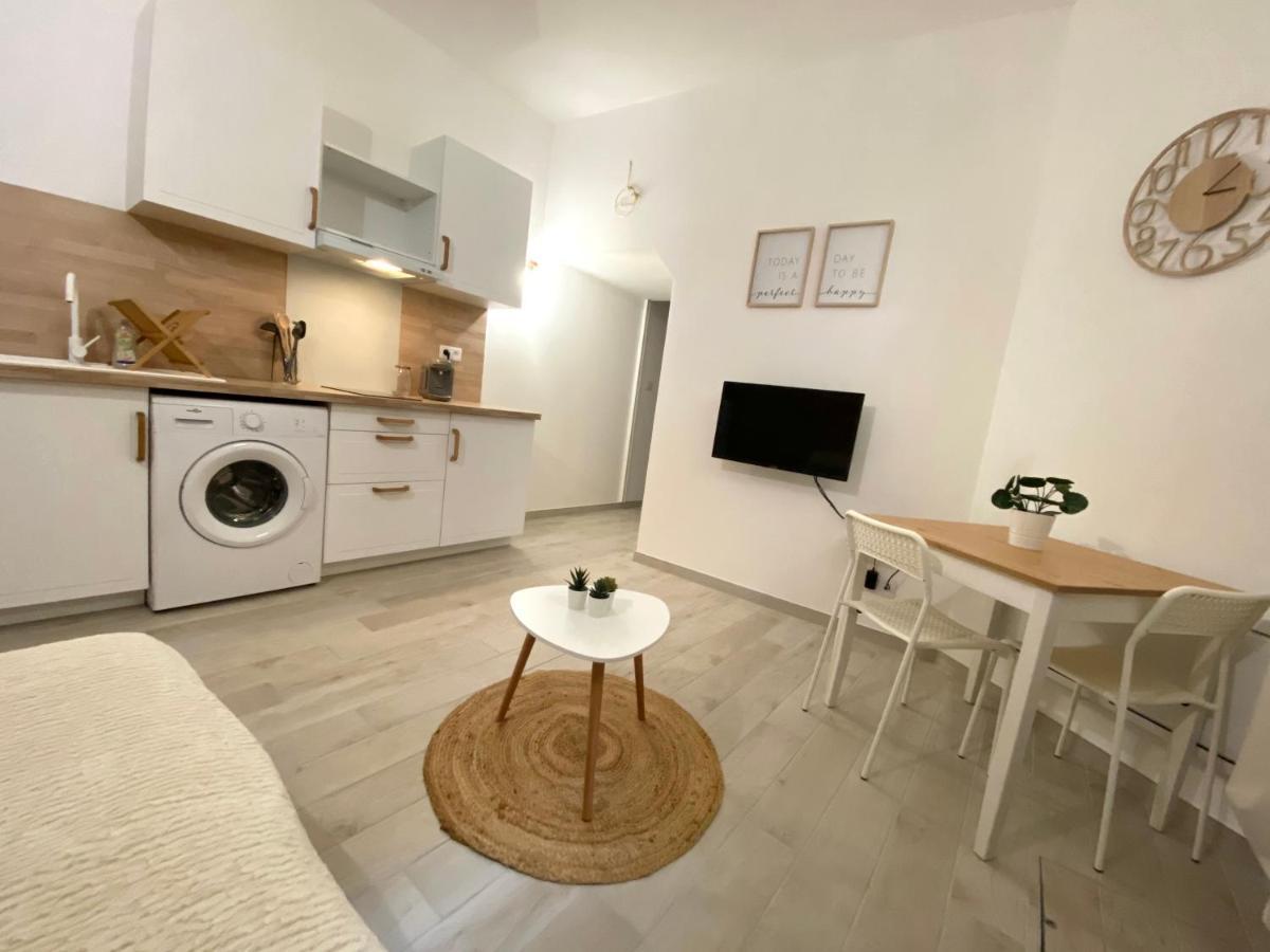 Gab & Jo Apartment Bollene Bagian luar foto