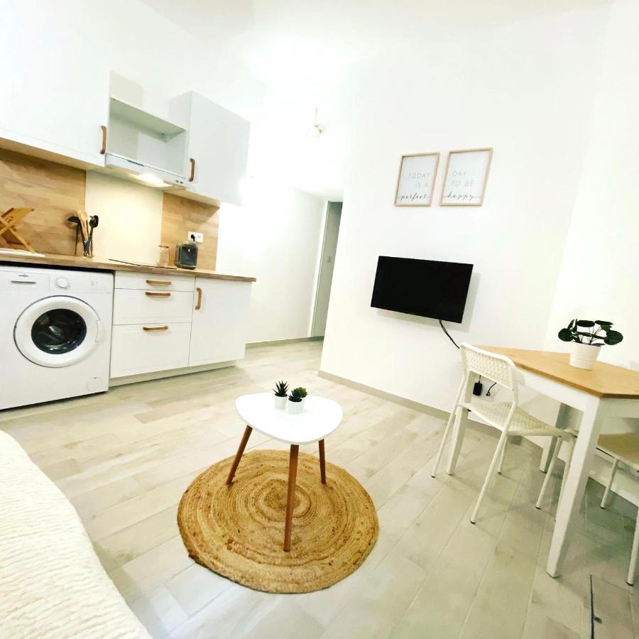 Gab & Jo Apartment Bollene Bagian luar foto